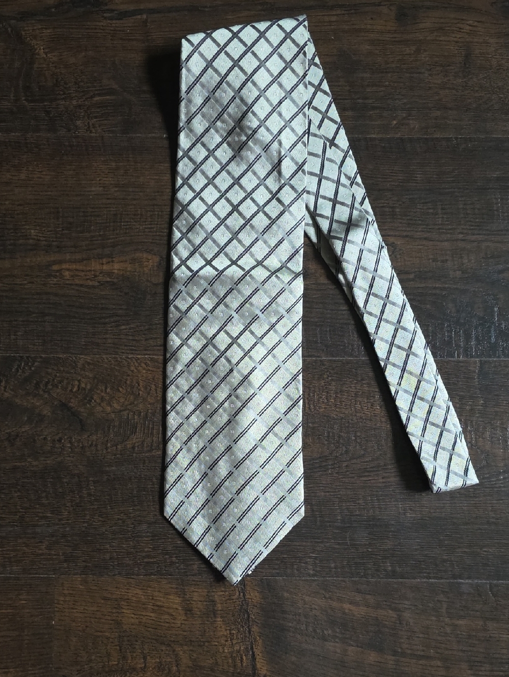 Classic Silver Plaid Men's Tie - Elegant Neutral Accessory